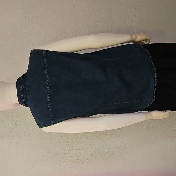 Vtg VAN HEUSEN Denim Sleeveless Button-Up Top - Picture 4 of 6